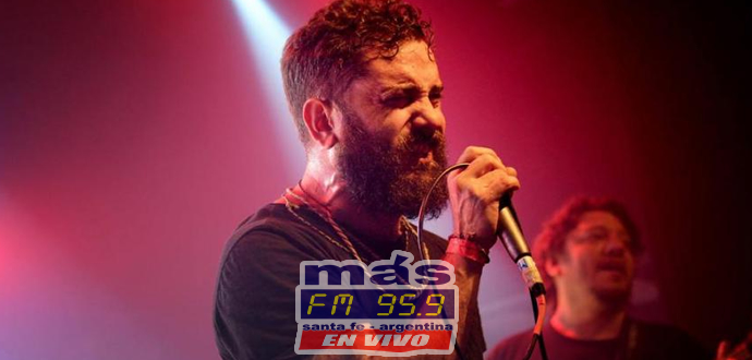 La banda rosarina Cielo Razzo, presenta oficialmente su nuevo material discográfico en formato CD y DVD. 

#CieloVivo refleja las sensaciones generadas en esa gran noche de abril, cuando festejaron sus 25 años de carrera con un sold out en el mítico Estadio Luna Park.