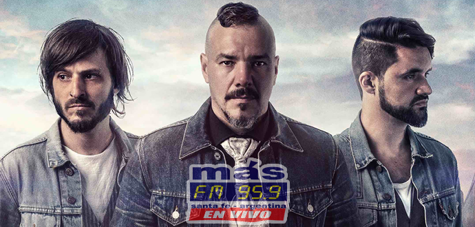 Apenas unos minutos pasadas las 5 de la tarde, la inconfundible voz de Fernando Ruíz Diaz, en calidad de líder de su flamante proyecto musical Vanthra 