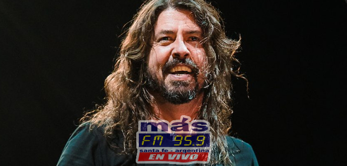 Dave Grohl cumple años y una vez más lo festeja haciendo lo que más le gusta: tocando. De la mano de Foo Fighters (el grupo que él mismo fundó en 1994 luego de disolver Nirvana tras la muerte de Kurt Cobain) Grohl se mantiene intacto y, con sus 50 años recién cumplidos, se convierte en una leyenda del rock.