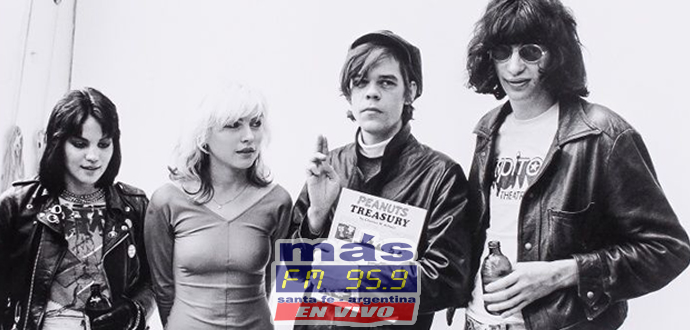 La prestigiosa fotógrafa americana Roberta Bayley, reconocida mundialmente por haber registrado en fotos la carrera de la emblemática banda punk The Ramones