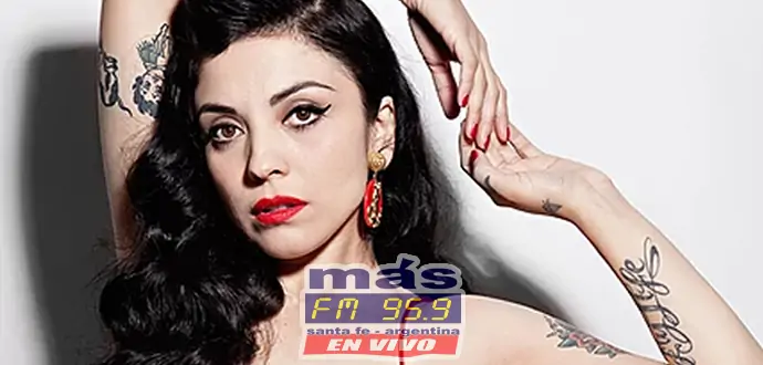 Mon Laferte está de estreno y te queremos contar sobre "El Beso". Mon Laferte está de estreno y te queremos contar sobre El Beso