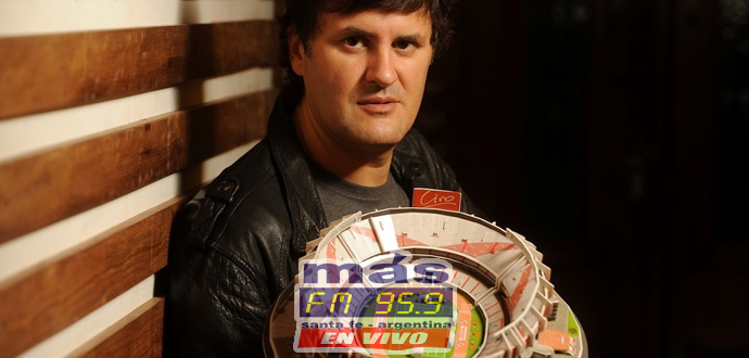 ¿Ya viste Dale Darling! de Ciro y Los Persas? ¿Querés saber detalles? ¡Leé la nota completa!

Falta cada vez menos para el show de Ciro y Los Persas en la cancha de River y el músico viene calentando la previa con el lanzamiento de nuevos videos del disco Naranja persa 2.