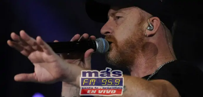 La Beriso se presentó en el estadio de Vélez Sarsfield para celebrar los 20 años de la banda. Cuando promediaba el show, el cantante Rolo Sartorio describió la situación del país, pero recibió del público un reclamo contra el gobierno nacional y debió pedir mesura La Beriso se presentó en el estadio de Vélez Sarsfield para celebrar los 20 años de la banda. Cuando promediaba el show, el cantante Rolo Sartorio describió la situación del país, pero recibió del público un reclamo contra el gobierno nacional y debió pedir mesura