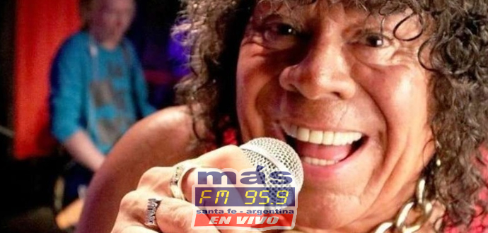 La Mona Jiménez festejó sus 51 años de carrera con un gran show, en el estadio Malvinas Argentinas, donde no faltaron ninguno de sus clásicos. 