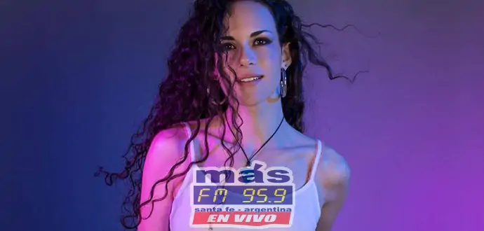 Hablamos de Virginia Ferreyra, cantautora argentina, hija del cantante y guitarrista JAF. Virginia Ferreya, hija de una leyenda del rock nacional, está presentando Claroscuro.