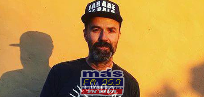 El líder y cantante de Jarabe de Palo, Pau Donés , anunció que por el momento la banda española se toma un tiempo y se aleja de la música.