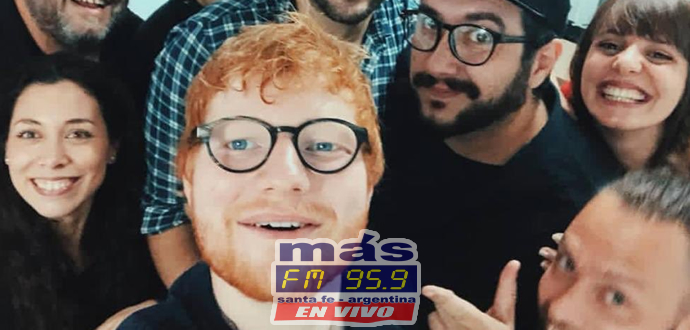 Silvina Moreno fue ovacionada por Más de 50.000 personas en dos conciertos inolvidables.
Unas pocas horas Más tarde, Silvina abrió el recital del británico Ed Sheeran en el Campo Argentino de Polo, donde el público y el mismísimo cantante europeo ovacionaron su repertorio.
