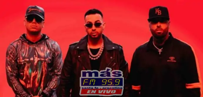 Justin Quiles presenta su nuevo sencillo Comerte a Besos junto a sus colegas Nicky Jam y Wisin, quienes no dudaron un segundo en ser parte de esta explosiva combinación. Justin Quiles presenta su nuevo sencillo Comerte a Besos junto a sus colegas Nicky Jam y Wisin, quienes no dudaron un segundo en ser parte de esta explosiva combinación.