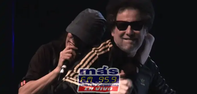 Mala Fama, una de las bandas nacionales Más populares, se une al gran Andrés Calamaro para una vibrante versión en vivo de su hit "Cochi Niní". La canción fue grabada durante el show realizado por Mala Fama en diciembre pasado en el teatro Opera, con motivo del festejo de sus 20 años de carrera. Mala Fama, una de las bandas nacionales Más populares, se une al gran Andrés Calamaro para una vibrante versión en vivo de su hit "Cochi Niní".
La canción fue grabada durante el show realizado por Mala Fama en diciembre pasado en el teatro Opera, con motivo del festejo de sus 20 años de carrera.