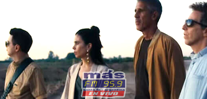 Meteoros presenta su tercer single  La Quietud del Movimiento junto a Javiera Mena, un nuevo adelanto de lo que será su segundo álbum de estudio Meteoros.