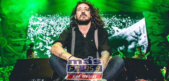 La banda uruguaya, La Vela Puerca", no se detiene y la gira parece no tener fin.

Con un show distinto, La Vela Puerca sigue de gira y volvió a llenar en Buenos Aires, poniéndole calor al invierno.