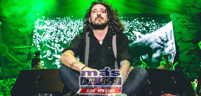 La banda uruguaya, La Vela Puerca", no se detiene y la gira parece no tener fin.

Con un show distinto, La Vela Puerca sigue de gira y volvió a llenar en Buenos Aires, poniéndole calor al invierno.