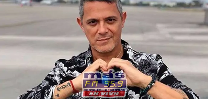 El artista español Alejandro Sanz prepara su próximo recital en Argentina. Alejandro Sanz vuelve a Argentina para presentarse el próximo 22 de febrero en el Hipódromo de Palermo, en el marco del segmento latinoamericano de #LaGira, cuyo repertorio alterna muchos de sus grandes éxitos con los nuevos temas incluidos en #ELDISCO. El artista español Alejandro Sanz prepara su próximo recital en Argentina.
Alejandro Sanz vuelve a Argentina para presentarse el próximo 22 de febrero en el Hipódromo de Palermo, en el marco del segmento latinoamericano de #LaGira, cuyo repertorio alterna muchos de sus grandes éxitos con los nuevos temas incluidos en #ELDISCO.