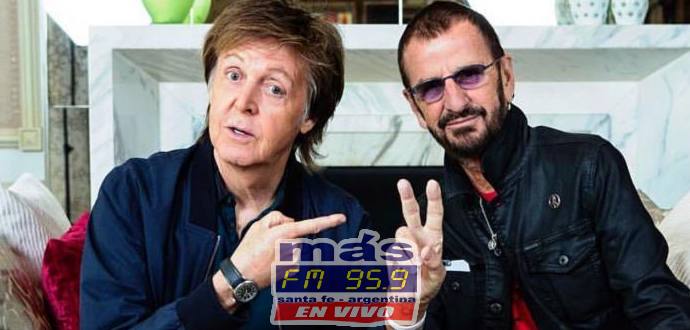 Ringo Starr organizó una mini reunión de los Beatles invitando a Paul McCartney a tocar una versión de "Grow Old With Me" de John Lennon. 