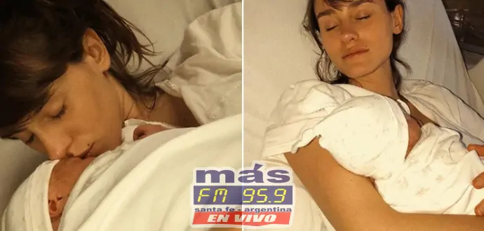 ¡Ciro ya es abuelo! Finalmente, ayer se dio a conocer el nacimiento de Helena, la hija de Katja Martinez y nieta del ex líder Los Piojos. Fue la flamante mamá la encargada de compartir la feliz noticia a través de las redes sociales, donde también mostró fotos de la pequeña. ¡Ciro ya es abuelo!
Finalmente, ayer se dio a conocer el nacimiento de Helena, la hija de Katja Martinez y nieta del ex líder Los Piojos. Fue la flamante mamá la encargada de compartir la feliz noticia a través de las redes sociales, donde también mostró fotos de la pequeña.