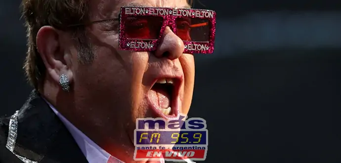 Elton John no está contento con la nueva versión de "El rey león". 