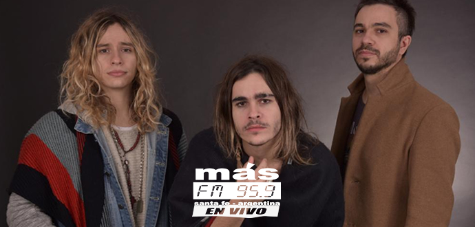 Airbag lanzó su nueva balada, se trata de Mila, Saturno y el Río, una canción que propone un viaje a lo más alto para dejarnos caer a lo más profundo; es una balada con mucha fuerza y a la vez con mucha intimidad.